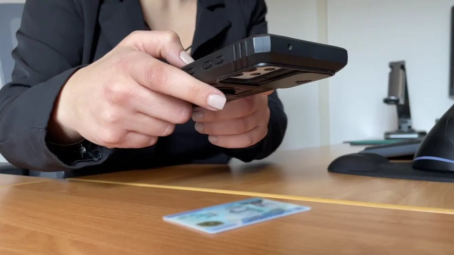 chck-in_mobile2-1320x743